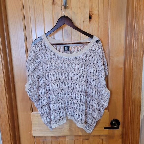 Bobeau top  - Picture 1 of 2